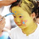 홈에서 즐기는 셀프 피부관리 이미지