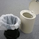 (소품) 만약 쓰레기통을 "이곳"에 놔뒀다면 집안의 재물운이 전부 끊깁니다. 이미지