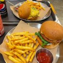 (주)아성다이소비트플렉스왕십리역점 | [맛집] 왕십리 이모저모 (조박사고깃집, 블리스버거, 컵해스빈, 치킨버스)