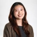 그녀는 아버지의 사업을 살리기 위해 억대 연봉을 포기했고, 그 과정에서 50만 싱가포르 달러에 달하는 악성 채권을 발견했습니다. 이미지