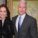 Anderson Cooper Won't Inherit A Dime From Mom Gloria Vanderbilt's $200 Million Fortune 이미지