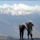 '남자 일'도 거뜬히 해내는 네팔 여성들 이미지