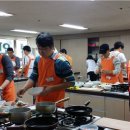 중년 남성 대상 요리교실 이미지