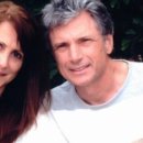 &#39;아메리칸 아이돌&#39; 음악감독, 남편과 자택서 괴한 총 맞아 사망﻿ 이미지