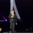 세훈이 여자 댄서랑 안추고 혼자 했네 이미지
