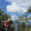 귀목봉(1,032.9m)은 포천군 일동면과 가평군 북면 경계인 한북정맥상의 강씨봉과 청계산 사이 886.2m봉 이미지