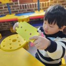 예닮몬테소리유치원 | 풍암동 예닮몬테소리유치원 씽커토이 교실에서 즐거운 혀니!