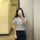 (주)한다 | 키작녀 출근룩 엘로주 로아 스트라이프 피케 셔츠 + 스커트, 화이트 팬츠 코디 후기