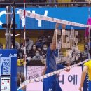 오늘자 남자 프로배구 역대급 오심.gif 이미지