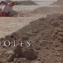 과거, 현재, 저주. 세가지 이야기가 맞물리는 이야기 "홀즈(Holes,2003)" - 1 (**뱀,환공포증 주의) 이미지