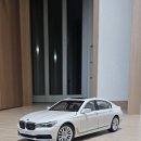 1:18 아이스케일(iscale) bmw 750li 화이트 하자품 팝니다. 이미지