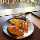 아스트라스카이리버 바로앞 조식은 ROAR Cafe(로어 카페)