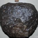 운석은 지구 이외의 태양계의 다른 천체에서 온 파편 전 세계적으로 4만 개 이상의 운석 샘플, 석운석(주성분은 규산염)이 수집되었습니다 이미지