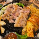 복돼지솥뚜껑생삼겹살 이미지