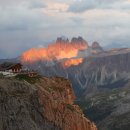 구름위에 산장 이미지