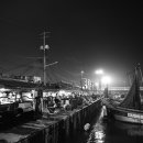 포구와 목선 이미지