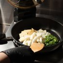 풀무원푸드앤컬처중앙식당 | 일관된 맛·품질·서비스 가능한 ‘조리로봇’