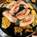 금왕 솥뚜껑 부대찌개 삼겹살 | 금왕솥뚜껑부대찌개삼겹살, 푸짐한 맛과 정성이 가득한 곳