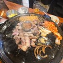 탑부평 | [제주 흑돼지 맛집] 흑돼지 거리의 시조새! '탑부평' 대형 솥뚜껑 구이 찐 후기 (구워주는 곳)