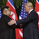 Trump meets Kim Jong Un in Singapore by Dylan Stableford 이미지