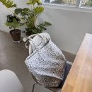 체니 네일 | 체니 카우백 휘뚤마뚤 보부상백 내돈내산 후기 (맥북, 책, 삼각대 쌉가능)