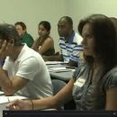 [VOA 영어 뉴스] Unemployed US Professionals Grapple with New Job-hunting Techniques 이미지
