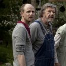 창문 넘어 도망친 100세 노인 이미지