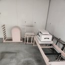 폰브필라테스 캐포머,체어,바렐,보수볼 연핑크 세트 급매합니다.명품철제기구 이미지