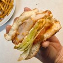 맘스터치 사천점 | 미쉐린 1스타 58년 중식대가의 맛이 담긴 맘스터치 메뉴 신상 콜라보 후덕죽싸이버거 리얼후기