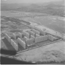 1971년의 여의도 ... 1971년에 세워진 여의도 시범아파트 이미지
