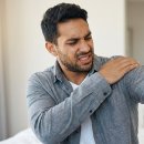 광주일곡병원 | ​[광주 일곡병원] 오십견(유착성 관절낭염) 시술 리얼 후기: 6개월 통증, '관절 수동술'로 해결했습니다!