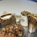 [신사동 가로수길] 맛집 | 이젠 말하기도 입 아픈 최애 크로플 맛집 - 새들러하우스(Saddler Haus)