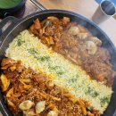 더더치즈닭갈비 이미지