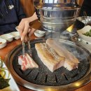 고기 굽는 남자 이미지