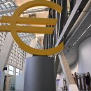 ECB, 자금으로 현금 버퍼 고갈로 AI 주식 &#39;거품&#39; 경고 이미지