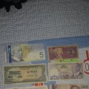 [넥베팅] 옛날 지폐와 세계 여러 나라의 지폐들을 꺼내 보았다 이미지