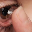 김 콘택트렌즈 이미지