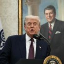 [속보]트럼프 반도체에 약 100% 품목별 관세 부과할 것 이미지