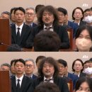 김어준 발언을 듣는 속기사의 표정 이미지