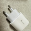 돌아가는 세상🍎내 몸은 충전이 안되니 핸드폰라도 충전해야 블로그 쓰겠져 @Apple 20W Power Adapter