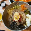 석촌고분역 2번출구 앞 이미지