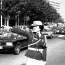 80년대 한국여군헌병의 교통정리.... 이미지