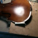 바이올린 수리작업 이미지