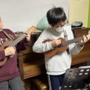 우쿨렐레 이미지