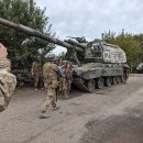 전쟁의 전리품: 우크라이나 전투원들이 노획한 러시아군 장비를 보여준다 이미지