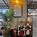 피규어 매니아 | [춘천카페] 카페드 220 볼트 - 피규어 구경하기 좋은 카페