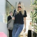 제이비(JB) 이미지