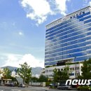 독서를 통한 행복 찾기 이미지