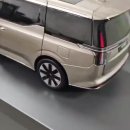 1:18 볼보 EM90 이미지