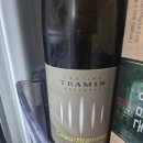 영토탈패션 | 게뷔르츠트라미너 (Cantina Tramin Gewürztraminer) 시음 후기. pH 4.09, 산미 없는 화이트와인과 치킨.